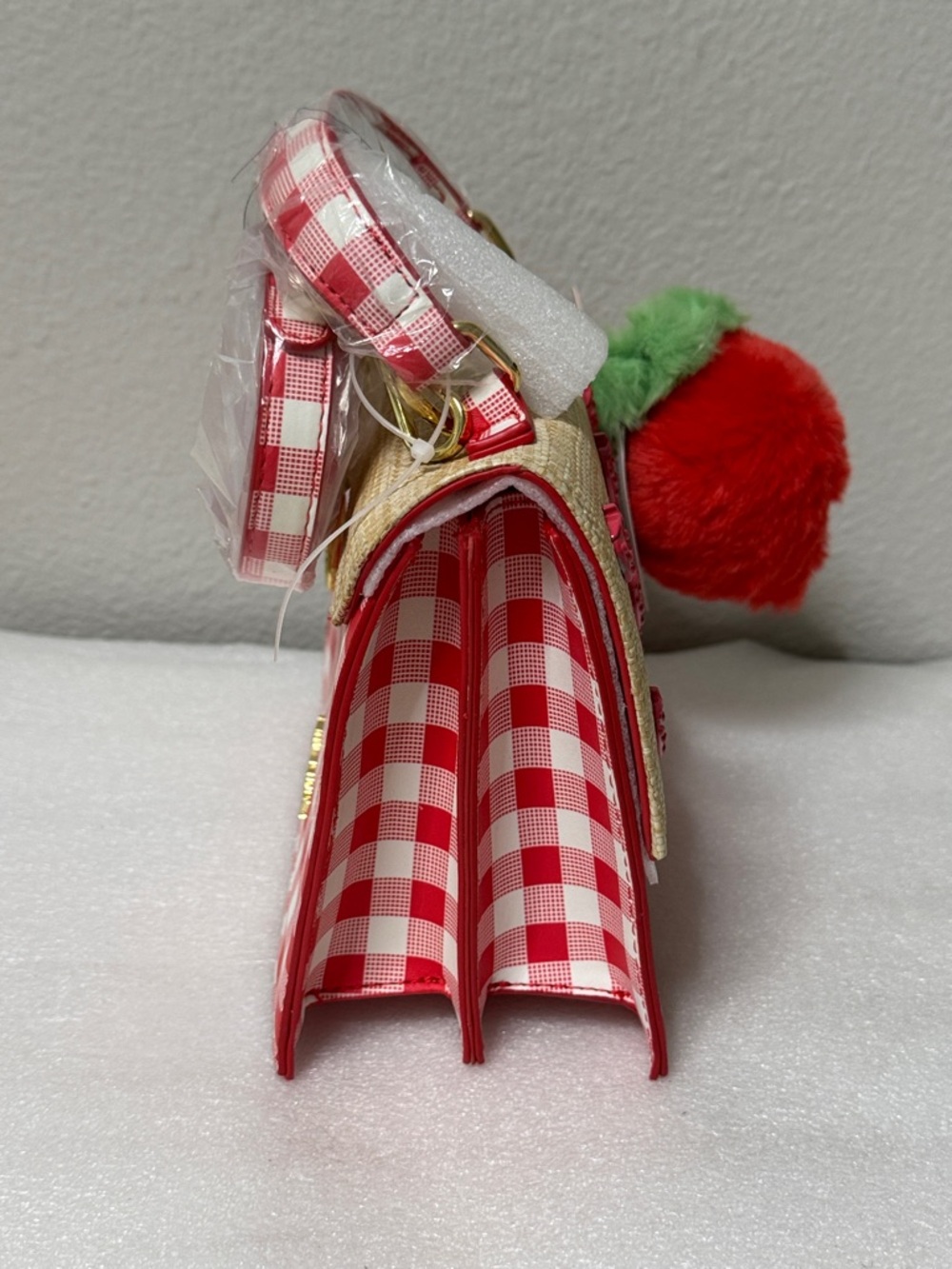 🍓❤️✨ Betsey Johnson Strawberry Charm Top-Handle Bag – Straw & Gingham Red Purse - Picture 7 of 8